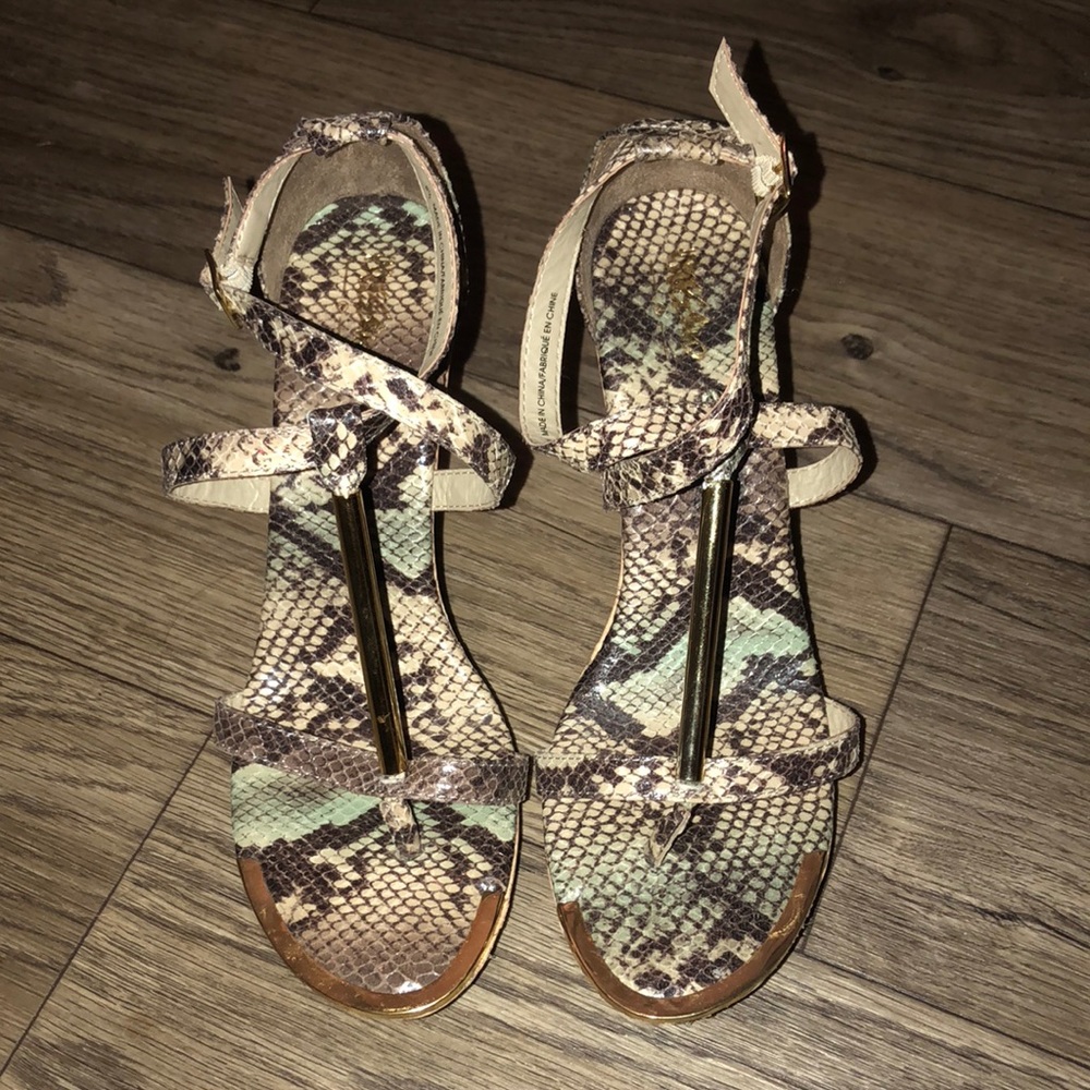 Python Print Wedges w/ Gold Details Size 8.5